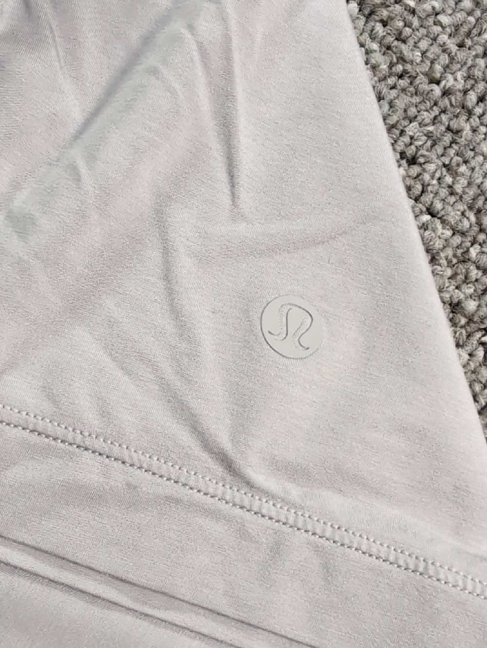 lululemon All Yours Cropped T-Shirt Silver Drop Relaxed Fit Size Large - Picture 7 of 7